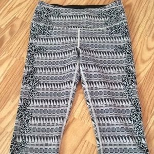 VSX Knockout CROP PANT S Victoria's Secret Legging